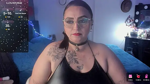 Ivonnee   online show from 02/04/25, 01:23