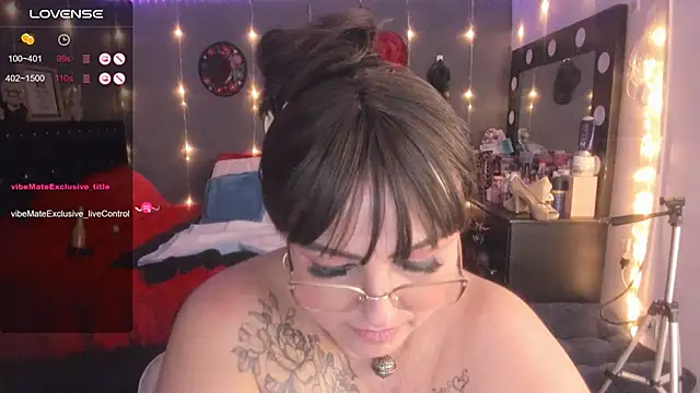 Ivonnee   online show from 03/11/25, 07:37