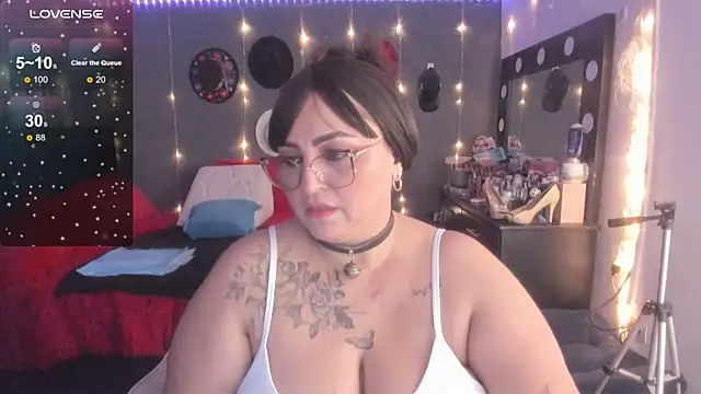 Ivonnee   online show from 03/12/25, 03:24