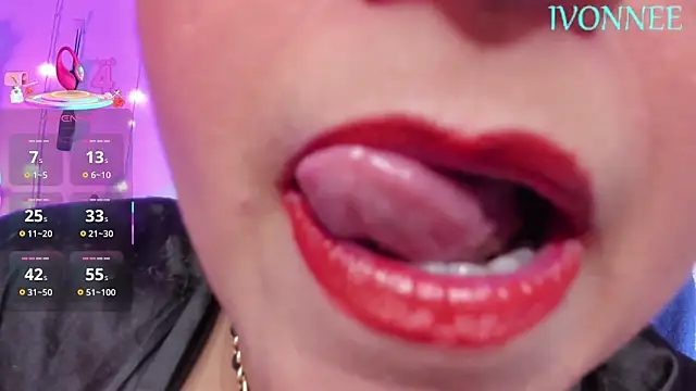 Ivonnee   online show from 02/15/26, 11:41