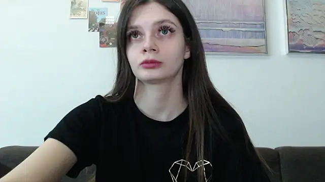 Effi 18 online show from 03/04/25, 05:34