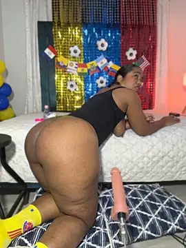 Snapshot of sweetebony_970 chatting on 06/19/26, 12:42 sweetebony 970 online show from 06/19/26, 12:42