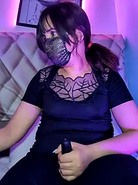 Snapshot of Lina_lolo chatting on 05/14/26, 06:37 Lina lolo online show from 05/14/26, 06:37