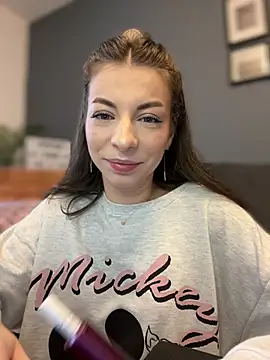 Mia Ethan online show from 02/01/25, 09:00