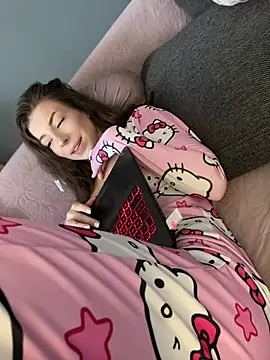 Mia Ethan online show from 02/17/25, 10:51