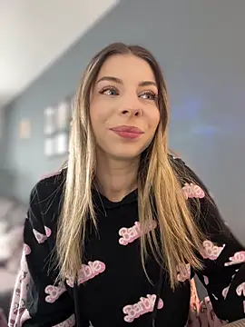 Mia Ethan online show from 03/26/26, 08:53