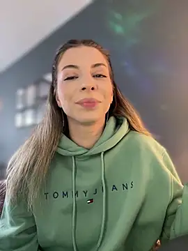 Mia Ethan online show from 03/29/26, 09:53