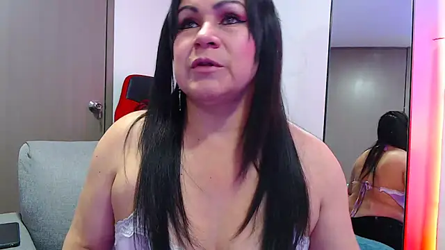 jescaoporto4 online show from 03/10/26, 06:57