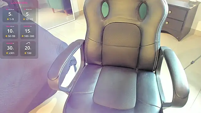  maria foxx  online show from 10/24/25, 07:21