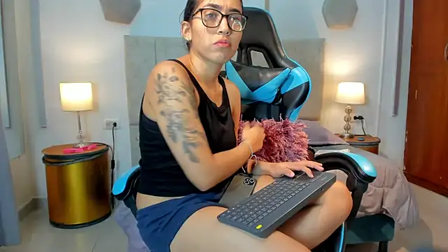  maria foxx  online show from 02/05/26, 05:39