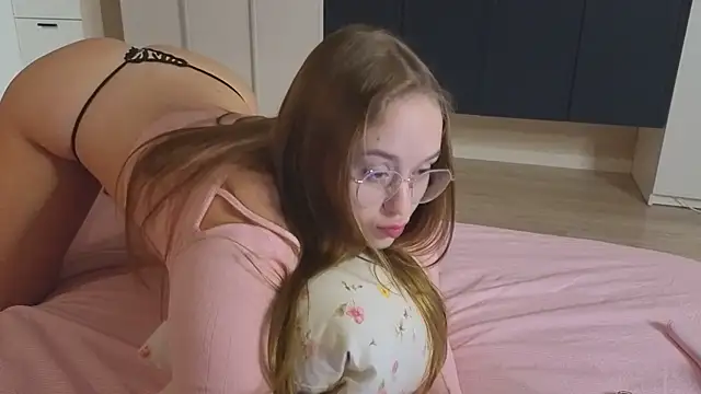 endlesssoffi online show from 12/01/25, 06:24