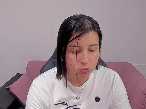 Adaline 69 online show from 06/04/26, 05:02