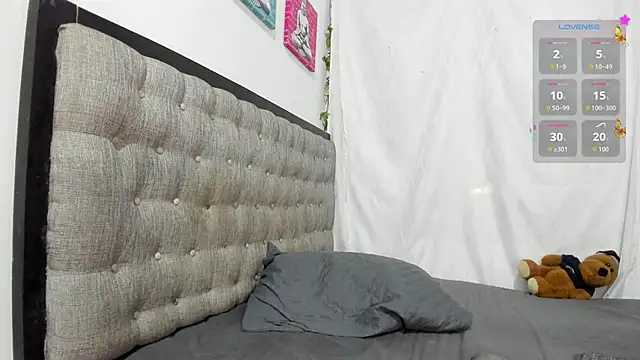 emi henao online show from 12/02/25, 12:43