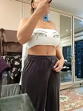 Sparkle2206 online show from 10/05/25, 11:24