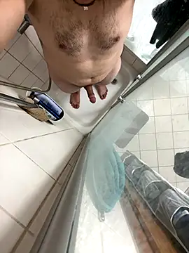 Snapshot of kareem0010 chatting on 11/01/25, 04:53 kareem0010 online show from 11/01/25, 04:53