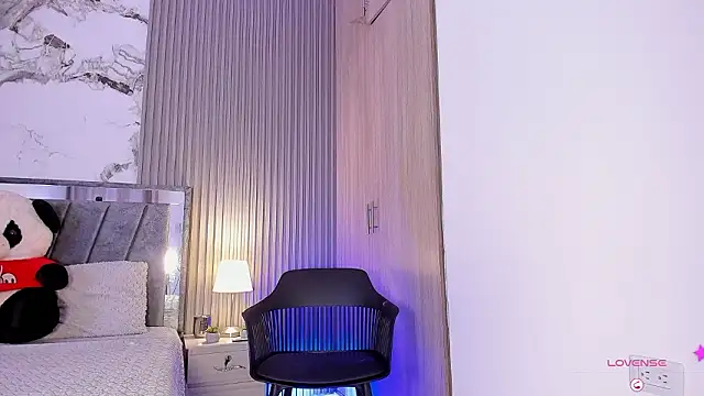 Pink Jazmin online show from 02/10/26, 12:15