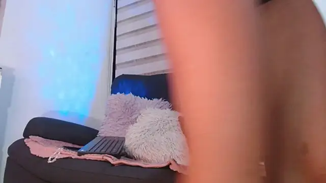 Snapshot of valerycarter_ chatting on 09/10/25, 01:38 valerycarter  online show from 09/10/25, 01:38