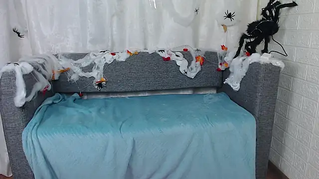 bellaa love  online show from 10/18/25, 12:24