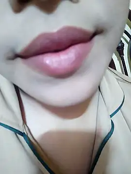 Snapshot of Anki-doll chatting on 03/06/25, 12:41 Anki-doll online show from 03/06/25, 12:41