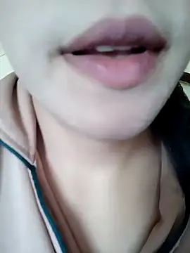 Snapshot of Anki-doll chatting on 03/19/25, 06:03 Anki-doll online show from 03/19/25, 06:03