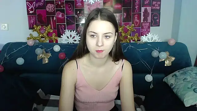 Snapshot of MilanaRoza chatting on 01/04/25, 05:58 MilanaRoza online show from 01/04/25, 05:58