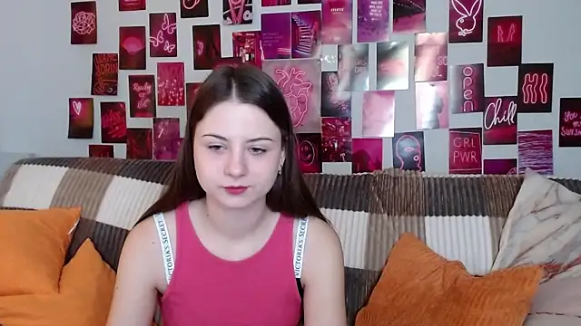 Snapshot of MilanaRoza chatting on 02/02/25, 06:15 MilanaRoza online show from 02/02/25, 06:15