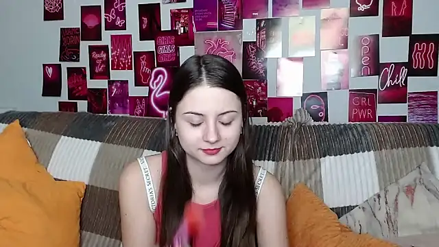 Snapshot of MilanaRoza chatting on 02/03/25, 01:51 MilanaRoza online show from 02/03/25, 01:51