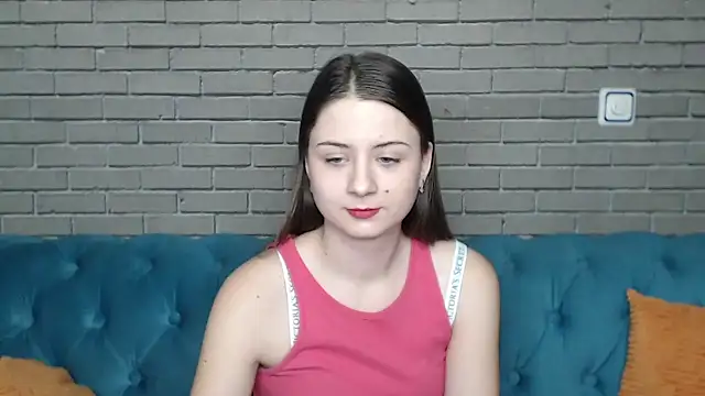 Snapshot of MilanaRoza chatting on 02/03/25, 05:03 MilanaRoza online show from 02/03/25, 05:03