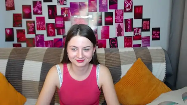 Snapshot of MilanaRoza chatting on 03/01/25, 09:29 MilanaRoza online show from 03/01/25, 09:29