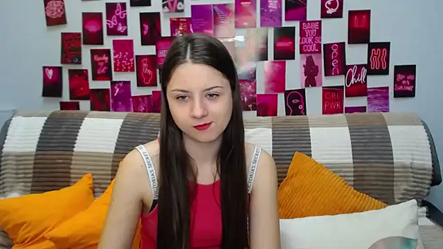 Snapshot of MilanaRoza chatting on 03/20/25, 05:46 MilanaRoza online show from 03/20/25, 05:46