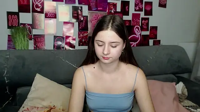 Snapshot of MilanaRoza chatting on 10/11/25, 04:49 MilanaRoza online show from 10/11/25, 04:49