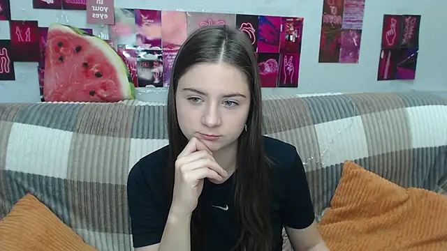Snapshot of MilanaRoza chatting on 07/02/26, 04:40 MilanaRoza online show from 07/02/26, 04:40