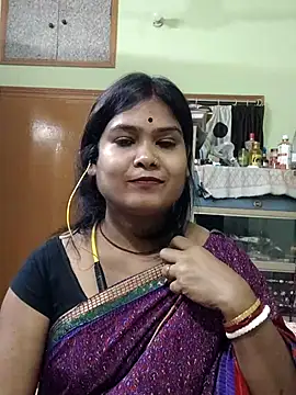 Snapshot of yoursweety09 chatting on 05/08/26, 02:33 yoursweety09 online show from 05/08/26, 02:33