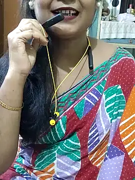 Snapshot of yoursweety09 chatting on 06/17/26, 07:00 yoursweety09 online show from 06/17/26, 07:00