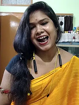 Snapshot of yoursweety09 chatting on 07/21/26, 01:57 yoursweety09 online show from 07/21/26, 01:57
