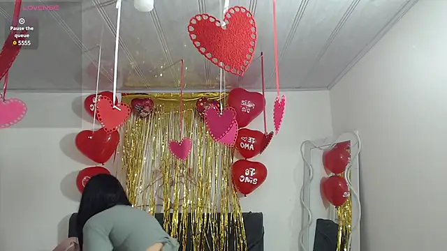 Snapshot of Laylafoxy_tay chatting on 02/15/25, 03:20 Laylafoxy tay online show from 02/15/25, 03:20
