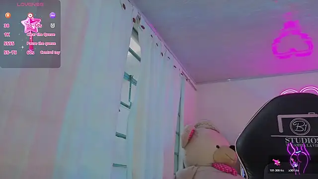 Laylafoxy tay online show from 02/05/26, 11:48