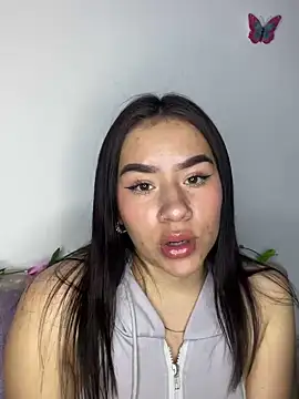 Snapshot of Im_Valen_Cute chatting on 12/19/24, 11:46 Im Valen Cute online show from 12/19/24, 11:46