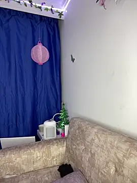 Snapshot of Im_Valen_Cute chatting on 01/18/25, 12:13 Im Valen Cute online show from 01/18/25, 12:13