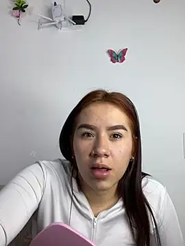 Snapshot of Im_Valen_Cute chatting on 01/20/25, 11:21 Im Valen Cute online show from 01/20/25, 11:21