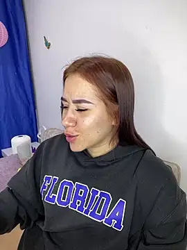 Snapshot of Im_Valen_Cute chatting on 01/24/25, 12:09 Im Valen Cute online show from 01/24/25, 12:09