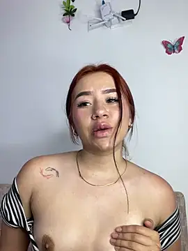 Snapshot of Im_Valen_Cute chatting on 01/29/25, 02:40 Im Valen Cute online show from 01/29/25, 02:40