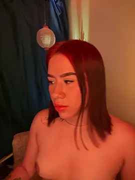 Snapshot of Im_Valen_Cute chatting on 02/03/25, 12:36 Im Valen Cute online show from 02/03/25, 12:36