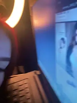 Snapshot of Im_Valen_Cute chatting on 02/03/25, 11:36 Im Valen Cute online show from 02/03/25, 11:36