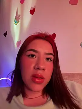 Snapshot of Im_Valen_Cute chatting on 02/07/25, 09:26 Im Valen Cute online show from 02/07/25, 09:26