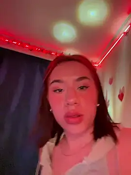 Snapshot of Im_Valen_Cute chatting on 02/09/25, 04:04 Im Valen Cute online show from 02/09/25, 04:04