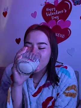 Snapshot of Im_Valen_Cute chatting on 02/10/25, 02:30 Im Valen Cute online show from 02/10/25, 02:30