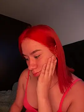 Snapshot of Im_Valen_Cute chatting on 02/18/25, 11:08 Im Valen Cute online show from 02/18/25, 11:08