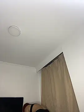 Snapshot of Im_Valen_Cute chatting on 02/23/25, 11:25 Im Valen Cute online show from 02/23/25, 11:25