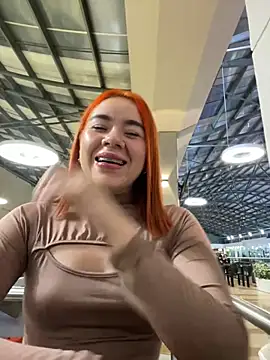 Snapshot of Im_Valen_Cute chatting on 02/25/25, 12:47 Im Valen Cute online show from 02/25/25, 12:47